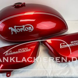 Norton commando 850 candy apple red